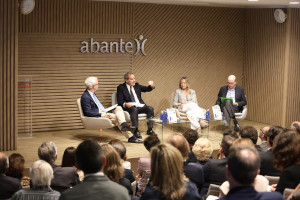 Andrés Allamand: “América Latina debe aumentar su peso internacional para influir en el nuevo orden mundial”